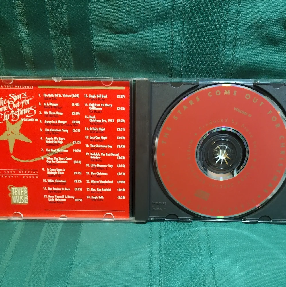 ⭐ BOGO ⭐ The Stars Come Out For Christmas CD - Picture 4 of 4